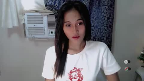 Snapshot of _nakedsabrina chatting on 10/17/25, 05:32 jenny claire online show from 10/17/25, 05:32