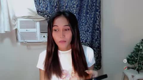 Snapshot of _nakedsabrina chatting on 10/20/25, 02:12 jenny claire online show from 10/20/25, 02:12