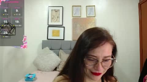 _naomi_s online show from 05/19/26, 01:39