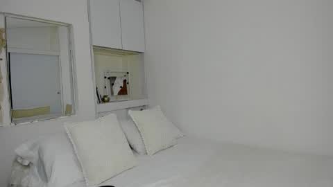 independent model natha online show from 11/11/25, 06:35