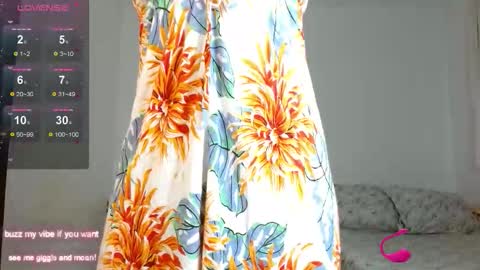 Snapshot of _nayade_ chatting on 11/09/25, 04:49 _nayade_ online show from 11/09/25, 04:49