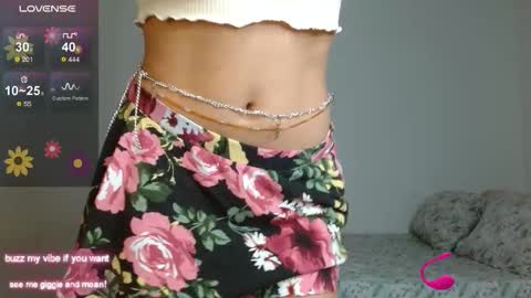 Snapshot of _nayade_ chatting on 01/17/26, 01:32 _nayade_ online show from 01/17/26, 01:32