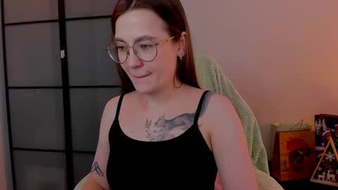 Snapshot of _nemalkovamia chatting on 02/12/25, 07:02 Mia with a big heart online show from 02/12/25, 07:02