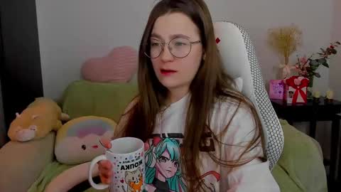 Snapshot of _nemalkovamia chatting on 03/05/25, 02:57 Mia with a big heart online show from 03/05/25, 02:57