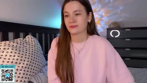 Snapshot of _nemalkovamia chatting on 09/09/25, 03:00 Mia with a big heart online show from 09/09/25, 03:00