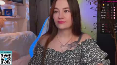 Snapshot of _nemalkovamia chatting on 10/21/25, 11:11 Mia with a big heart online show from 10/21/25, 11:11