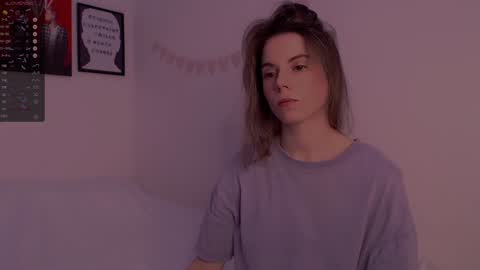 Snapshot of _ni_kiss chatting on 12/15/24, 11:31 Nika online show from 12/15/24, 11:31