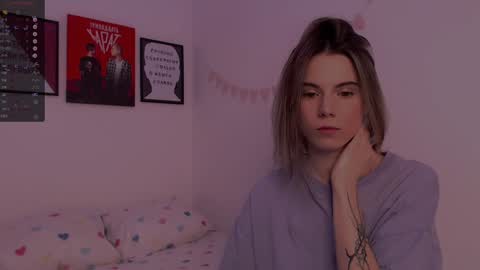 Snapshot of _ni_kiss chatting on 01/10/25, 02:13 Nika online show from 01/10/25, 02:13