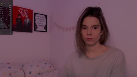 Snapshot of _ni_kiss chatting on 01/10/25, 08:48 Nika online show from 01/10/25, 08:48