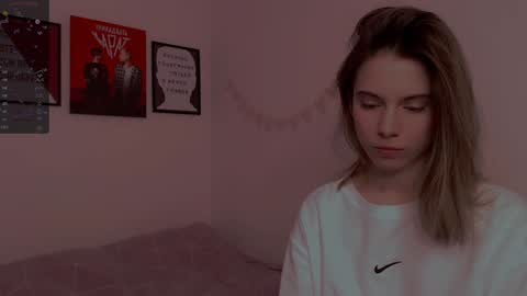 Snapshot of _ni_kiss chatting on 01/25/25, 12:27 Nika online show from 01/25/25, 12:27