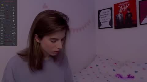 Snapshot of _ni_kiss chatting on 03/04/25, 06:18 Nika online show from 03/04/25, 06:18