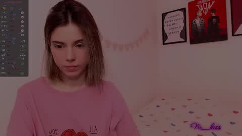 Snapshot of _ni_kiss chatting on 03/08/25, 08:55 Nika online show from 03/08/25, 08:55