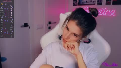 Snapshot of _ni_kiss chatting on 09/26/25, 10:36 Nika online show from 09/26/25, 10:36