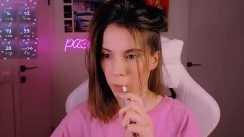 Snapshot of _ni_kiss chatting on 02/14/26, 04:48 Nika online show from 02/14/26, 04:48