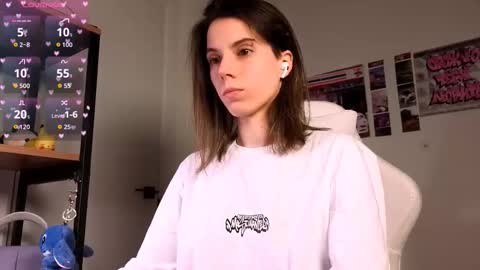 Snapshot of _ni_kiss chatting on 03/08/26, 05:28 Nika online show from 03/08/26, 05:28