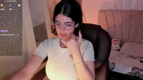Niah  You can call me Ni or cutie haha online show from 01/25/25, 09:35