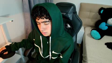 Nicolas online show from 12/11/24, 12:02