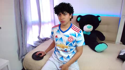 Nicolas online show from 01/04/25, 08:16