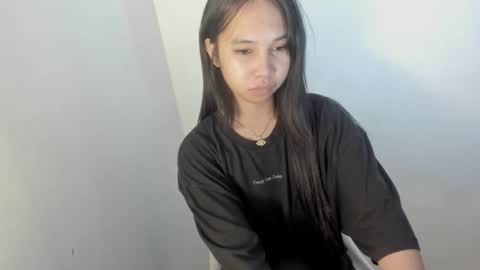 Snapshot of _nicole69_ chatting on 05/27/26, 08:17 Nicole online show from 05/27/26, 08:17