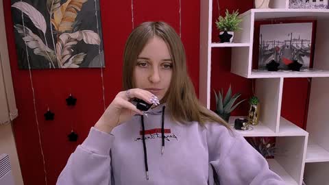 Snapshot of _nicole_new chatting on 12/06/24, 11:00 Nica online show from 12/06/24, 11:00