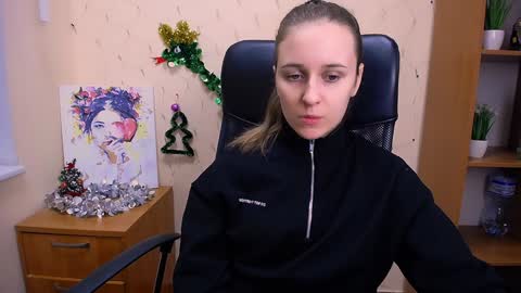 Snapshot of _nicole_new chatting on 12/28/24, 12:24 Nica online show from 12/28/24, 12:24