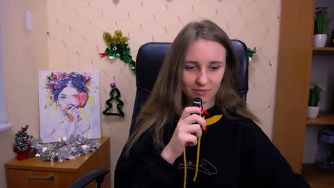 Snapshot of _nicole_new chatting on 01/03/25, 03:33 Nica online show from 01/03/25, 03:33