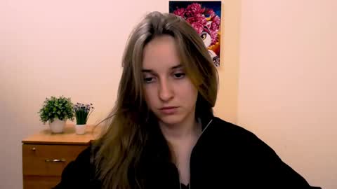 Snapshot of _nicole_new chatting on 01/23/25, 10:54 Nica online show from 01/23/25, 10:54