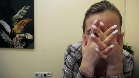 Snapshot of _nicole_new chatting on 09/12/25, 08:03 Nica online show from 09/12/25, 08:03