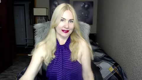 Donella    online show from 12/06/24, 04:17