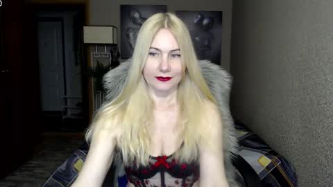 Donella    online show from 01/24/25, 08:11