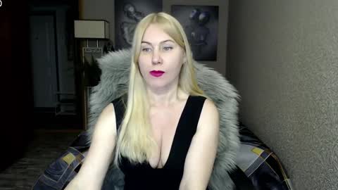 Donella    online show from 03/07/25, 04:33