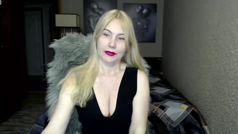 Donella    online show from 03/07/25, 07:38