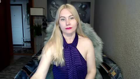 Donella    online show from 03/08/25, 11:27