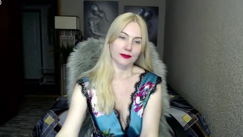 Donella    online show from 03/10/25, 04:14