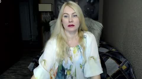 Donella    online show from 12/01/25, 03:28