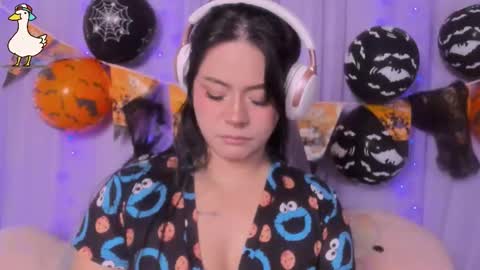 niiky online show from 10/17/25, 12:19