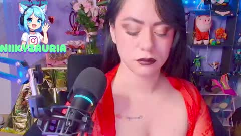 Snapshot of _niiky chatting on 02/15/26, 06:15 niiky online show from 02/15/26, 06:15