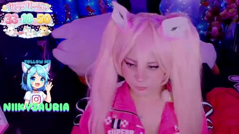 niiky online show from 05/11/26, 07:11