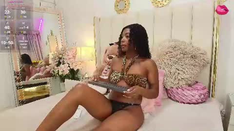  ninafox online show from 06/15/26, 08:22