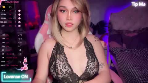 Snapshot of _nippleticklexxx chatting on 09/19/25, 05:13 Lily online show from 09/19/25, 05:13