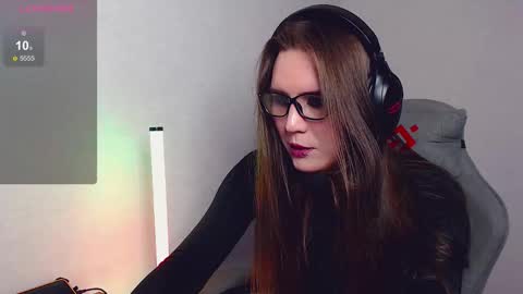 Snapshot of _nymphomaniac__ chatting on 11/19/25, 04:40 Tracy online show from 11/19/25, 04:40