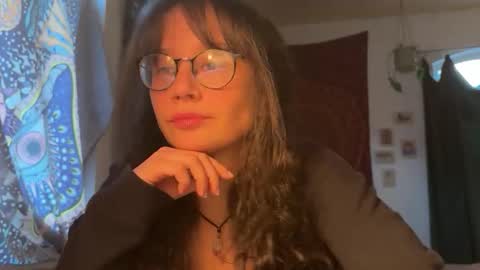Snapshot of _nyxo chatting on 03/27/26, 05:23 Mila online show from 03/27/26, 05:23
