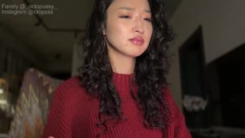 Snapshot of _octopussy_ chatting on 02/08/26, 10:02 Mikayla online show from 02/08/26, 10:02