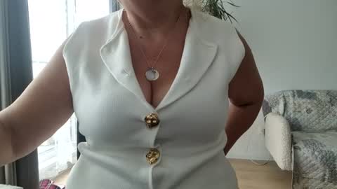 Snapshot of _oldschool_lady_ chatting on 06/23/26, 03:32 Charlotte online show from 06/23/26, 03:32