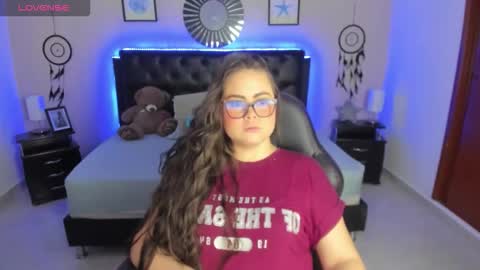 Snapshot of _oliviajoness chatting on 09/11/25, 12:16 Olivia jones online show from 09/11/25, 12:16