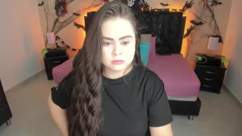 Snapshot of _oliviajoness chatting on 10/15/25, 12:05 Olivia jones online show from 10/15/25, 12:05