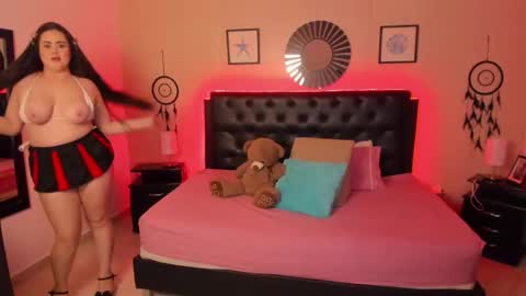 Olivia jones online show from 11/25/25, 03:34