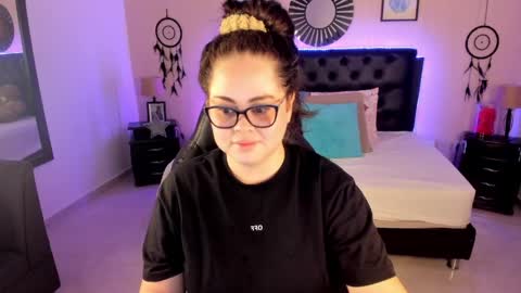 Olivia jones online show from 05/25/26, 12:11