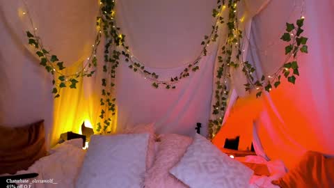 Snapshot of _oliviawolf__ chatting on 01/06/25, 09:43 Olivia Wolf online show from 01/06/25, 09:43