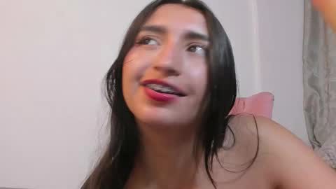 Snapshot of _orquidea_ chatting on 12/19/25, 02:24 Orquidea online show from 12/19/25, 02:24